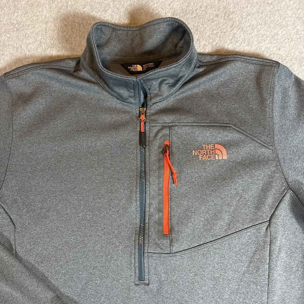 NORTH FACE GRAY ATHLETIC JACKET W/ ORANGE LOGO & HALF ZIPPER MENS L EXCELLENT